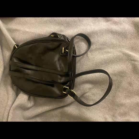 black backpack very cute and spacious - Picture 3 of 3